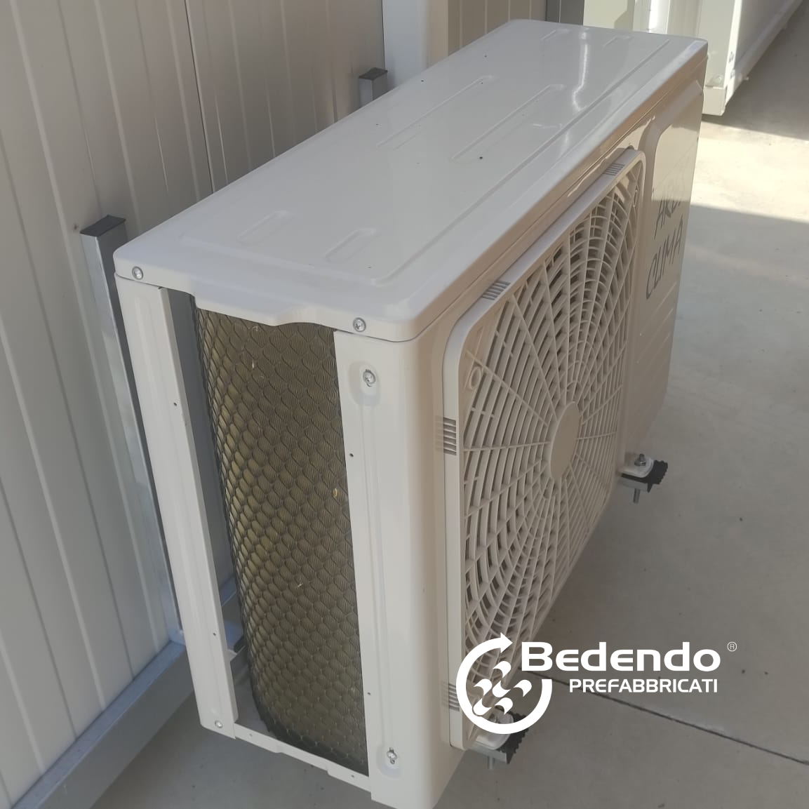 Monoblocco 3x2 con climatizzatore e lavandino (Cod.MON152) - immagine 2