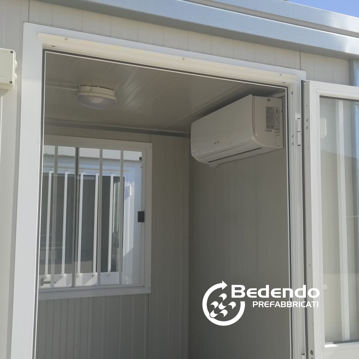 Monoblocco 3x2 con climatizzatore e lavandino (Cod.MON152) - immagine 3