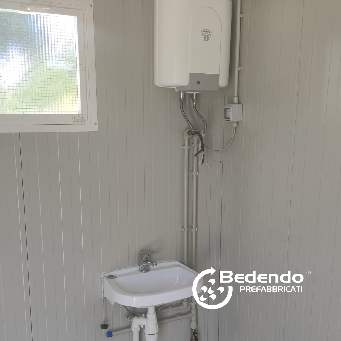 Monoblocco 3x2 con climatizzatore e lavandino (Cod.MON152) - immagine 5